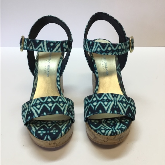 Striking Wedges.  Christian Siriano. - Picture 3 of 8